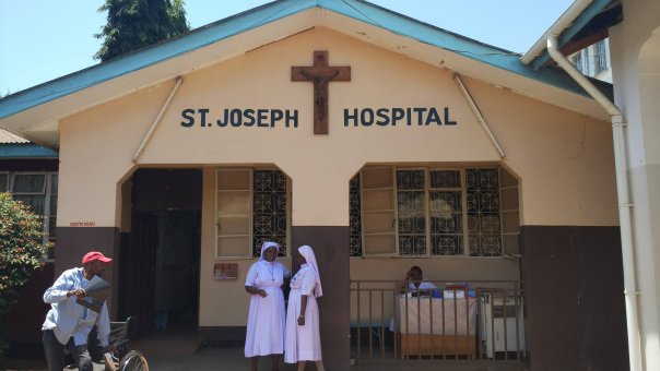 Slajdowiska SKG - Tansania - wolontariat z widokiem na Kilimanjaro